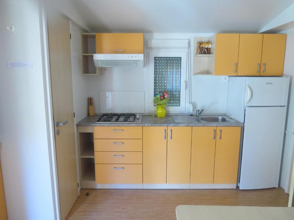 Diana & Josip Mobile Homes Биоград-на-Мору Экстерьер фото