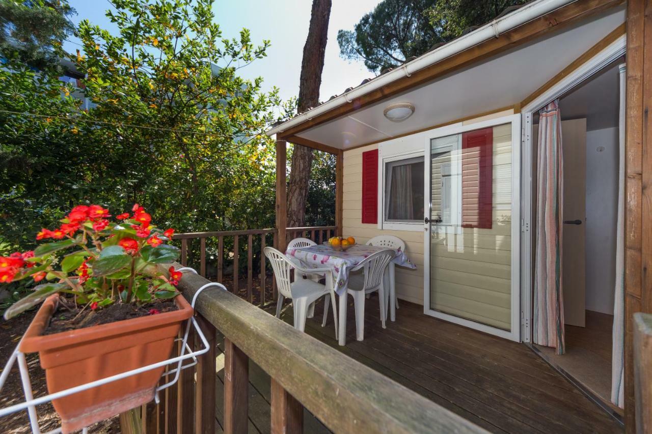 Diana & Josip Mobile Homes Биоград-на-Мору Экстерьер фото