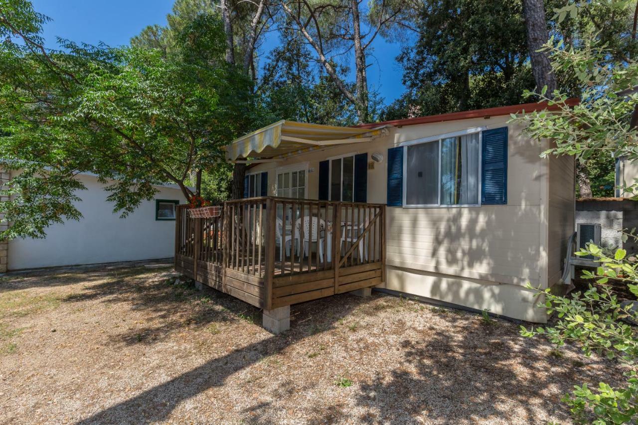 Diana & Josip Mobile Homes Биоград-на-Мору Экстерьер фото